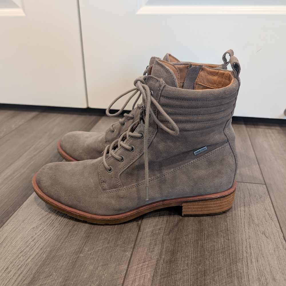Aqua Sofft Baxter Gray Suede Lace-Up Waterproof Ankle Boots